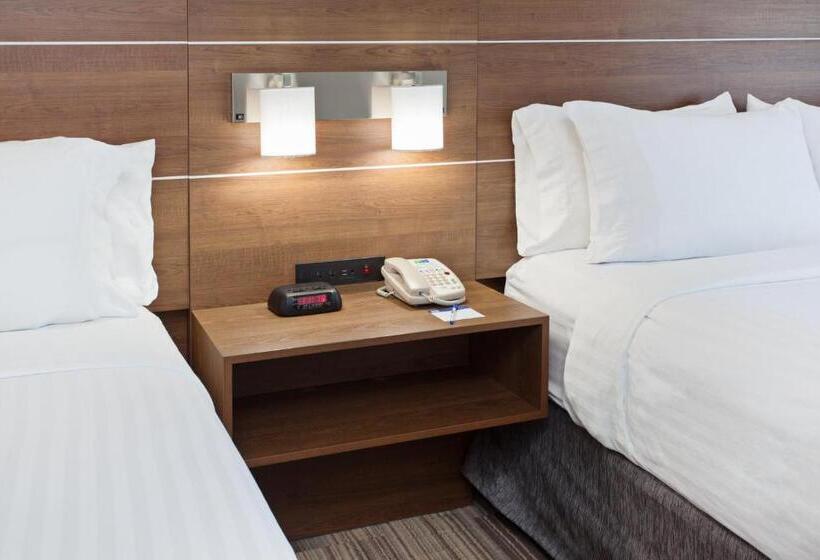 استودیوی استاندارد, Holiday Inn Express & Suites Corona, An Ihg