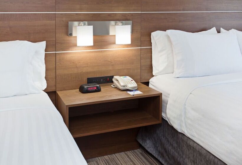 سوییت, Holiday Inn Express & Suites Corona, An Ihg