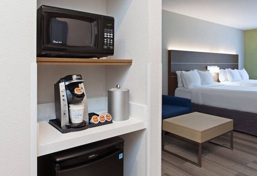 سوییت, Holiday Inn Express & Suites Corona, An Ihg