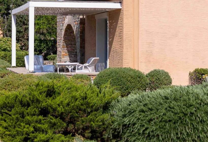 سوئیت جونیور با چشم‌انداز باغ, Porto Kea Suites By Sandglass