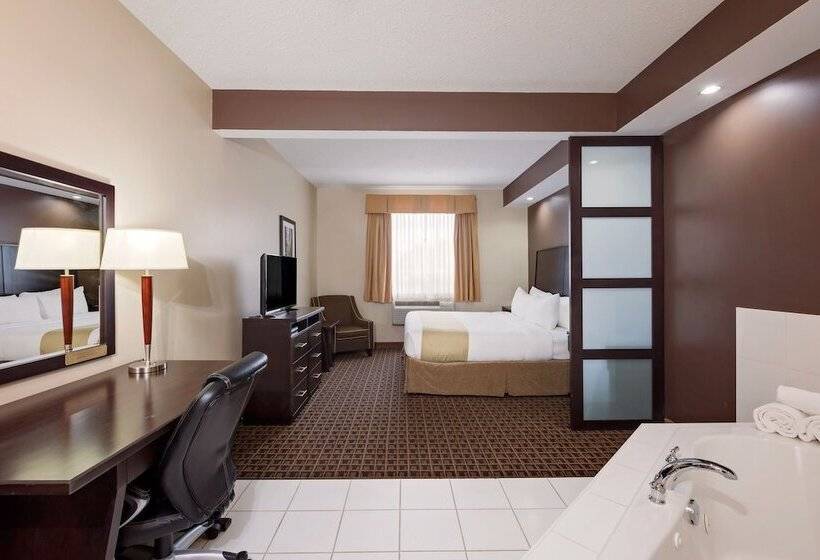 Suite Llit King, Ramada By Wyndham Cold Lake