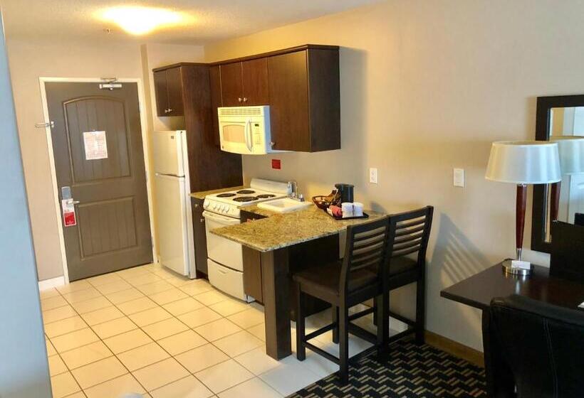 استودیوی لوکس, Ramada By Wyndham Cold Lake