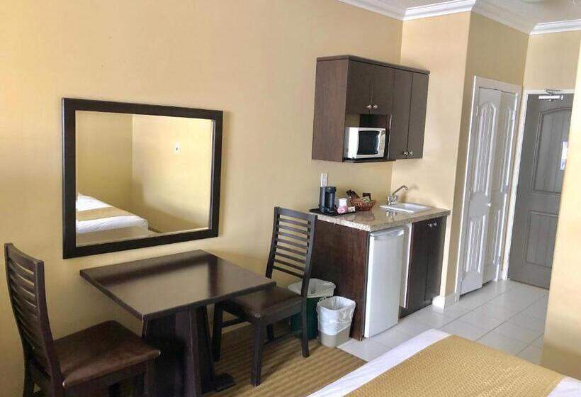 اتاق استاندارد, Ramada By Wyndham Cold Lake