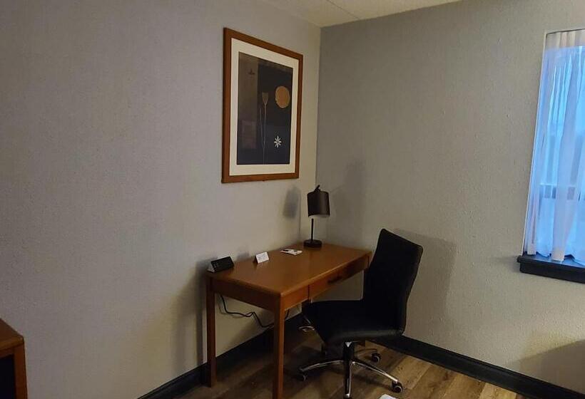 اتاق استاندارد, Travelodge By Wyndham Barrie