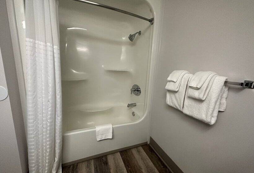 Habitació Deluxe, Travelodge By Wyndham Downtown Barrie