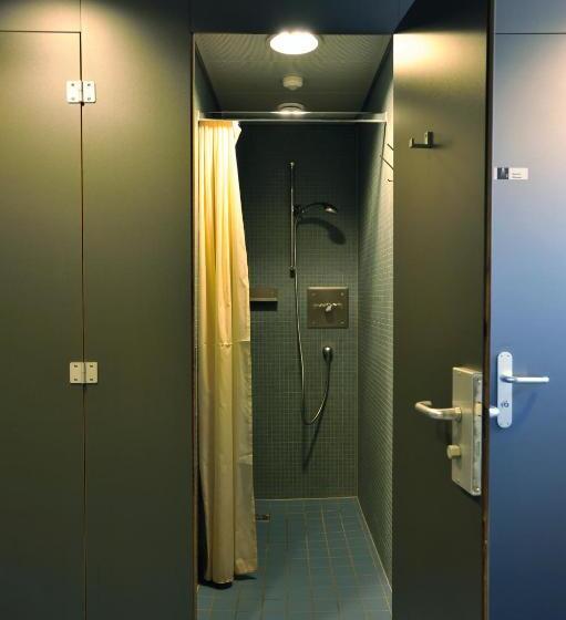 اتاق استاندارد با سرویس بهداشتی مشترک, Locarno Youth Hostel