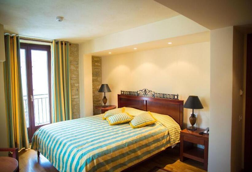 سوییت جونیور, Maritsas Hotel & Suites