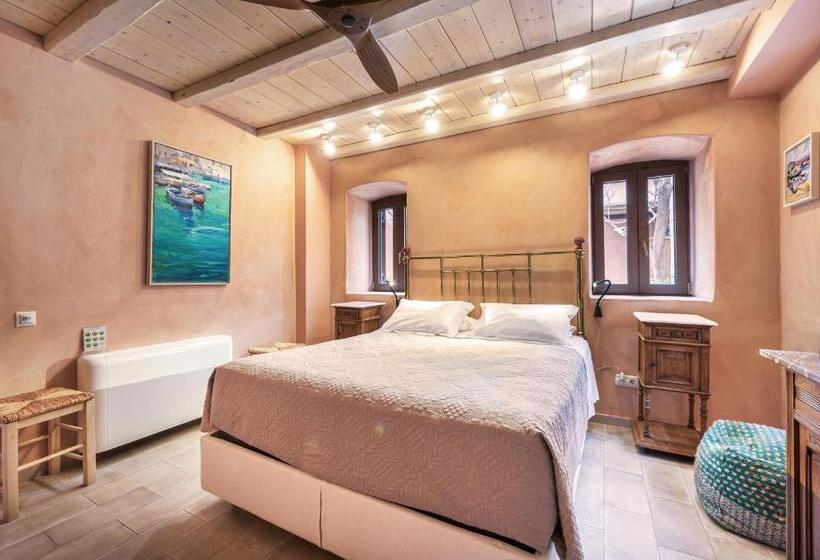 سوییت با چشم‌انداز باغ, Rastoni Hotel Aegina