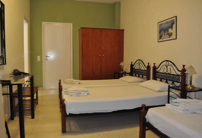 Standard Triple Room, Santa Magia