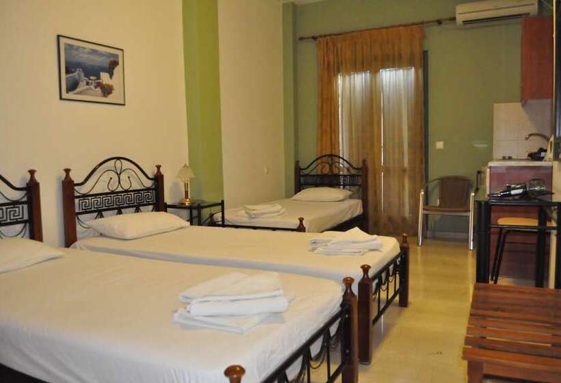 Standard Triple Room, Santa Magia