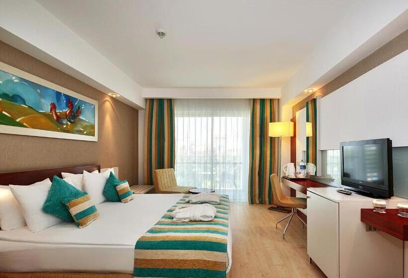 اتاق اساندارد با چشم‌انداز جانبی به دریا, Sunis Evren Beach Resort  & Spa