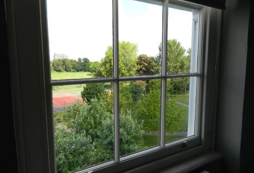 سوییت لوکس, Birchover Bridgford Hall