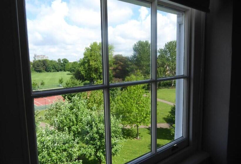 سوییت لوکس, Birchover Bridgford Hall