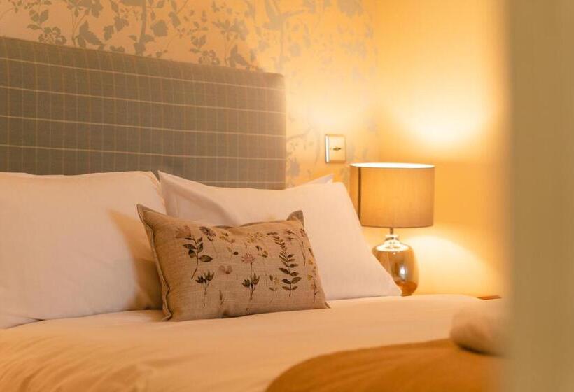 اتاق استاندارد, Fox And Hounds Llancarfan