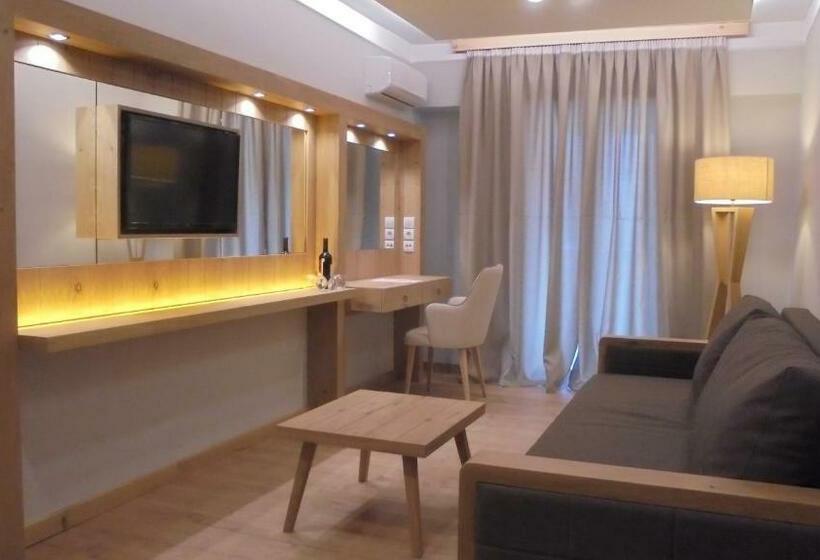 سوییت, Elmi Beach Hotel & Suites
