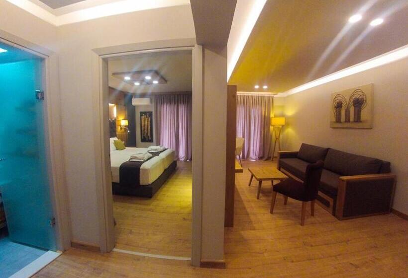 Suite, Elmi Beach  & Suites