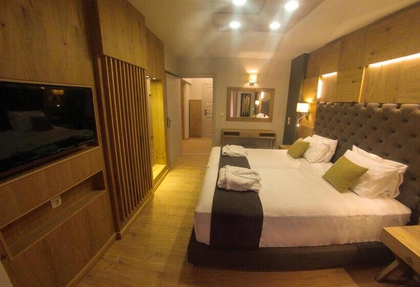 Suite, Elmi Beach  & Suites