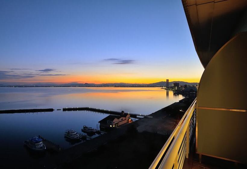 اتاق لوکس, Biwako