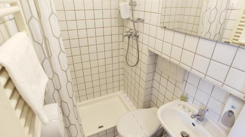 اتاق استاندارد, Budapest Csaszar