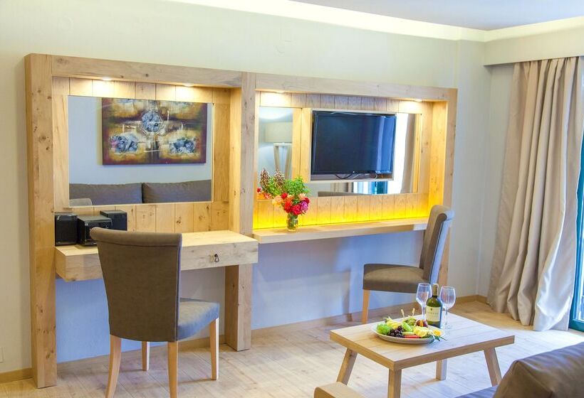 سوئیت با وان آب گرم, Elmi Beach Hotel & Suites