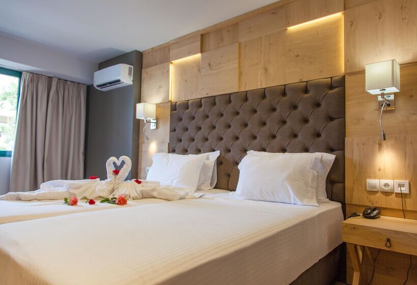 Suite, Elmi Beach  & Suites