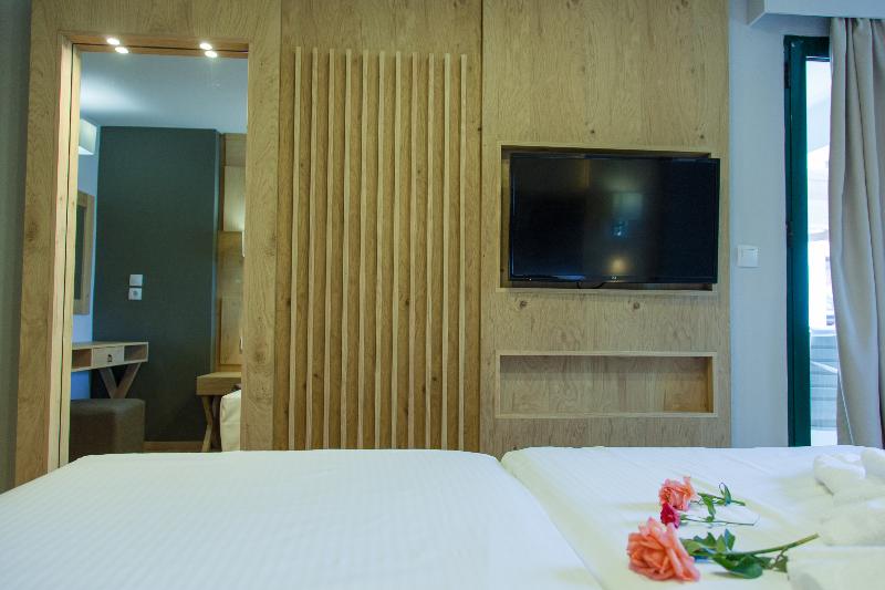 سوییت, Elmi Beach Hotel & Suites