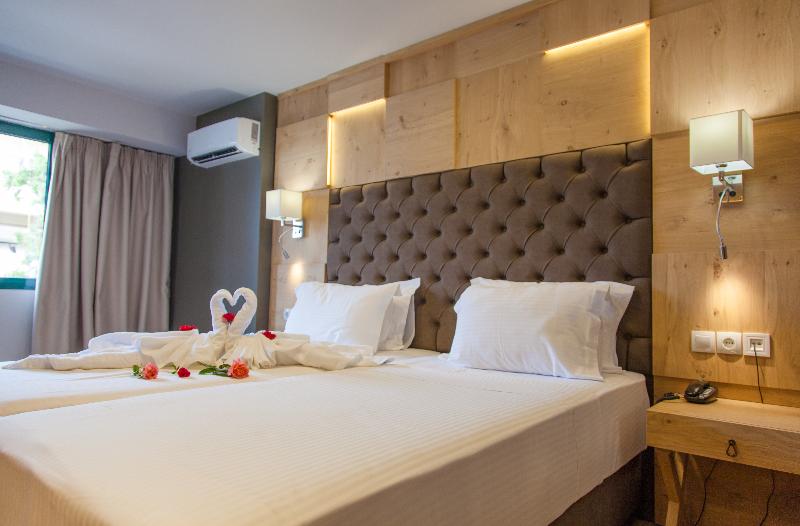سوییت, Elmi Beach Hotel & Suites