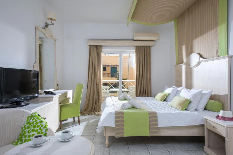 اتاق استاندارد, Elmi Beach Hotel & Suites