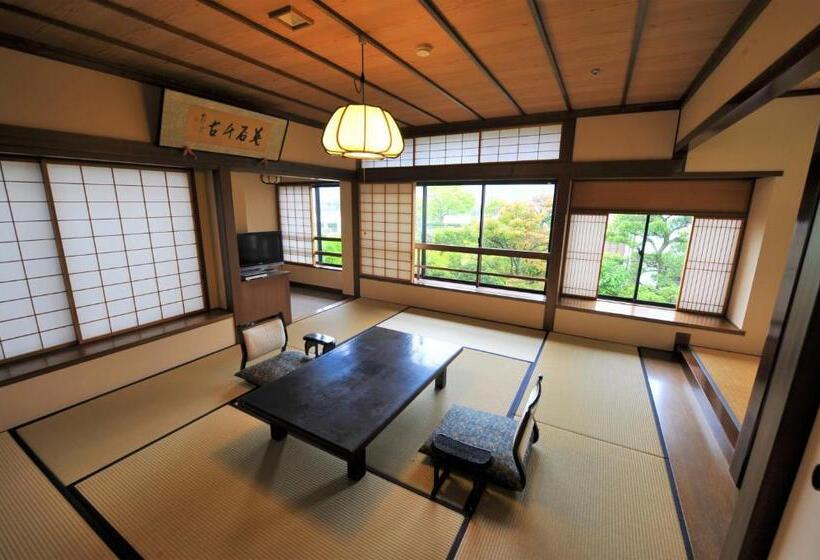 اتاق استاندارد با چشم‌انداز باغ, Hagi No Yado Tomoe