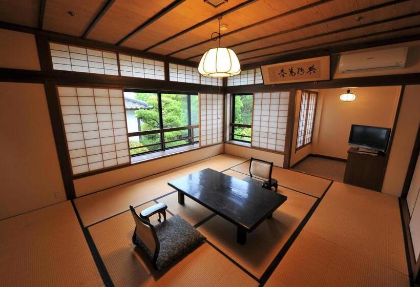 اتاق استاندارد با چشم‌انداز باغ, Hagi No Yado Tomoe