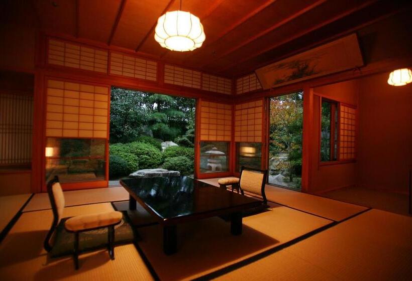 اتاق سوپریور چهار تخته, Hagi No Yado Tomoe