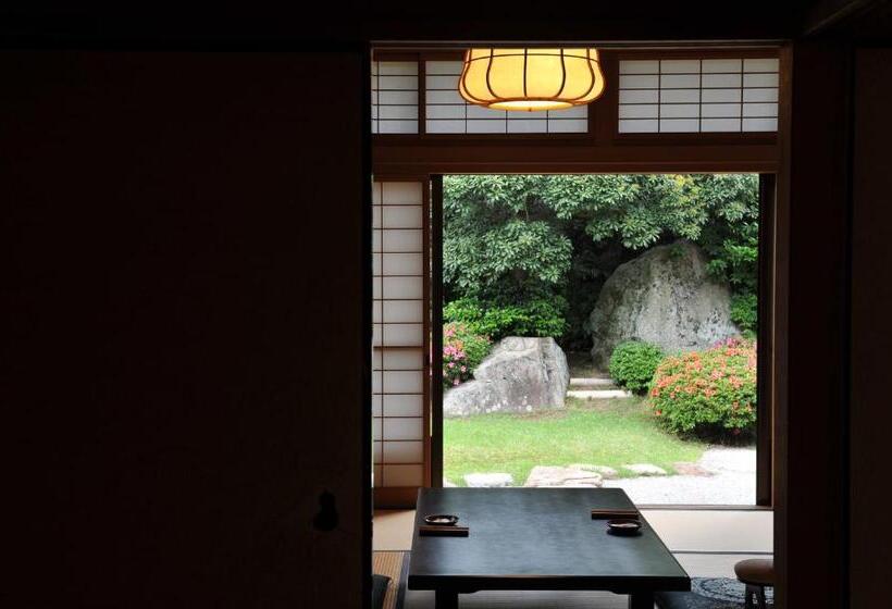 اتاق سوپریور چهار تخته, Hagi No Yado Tomoe