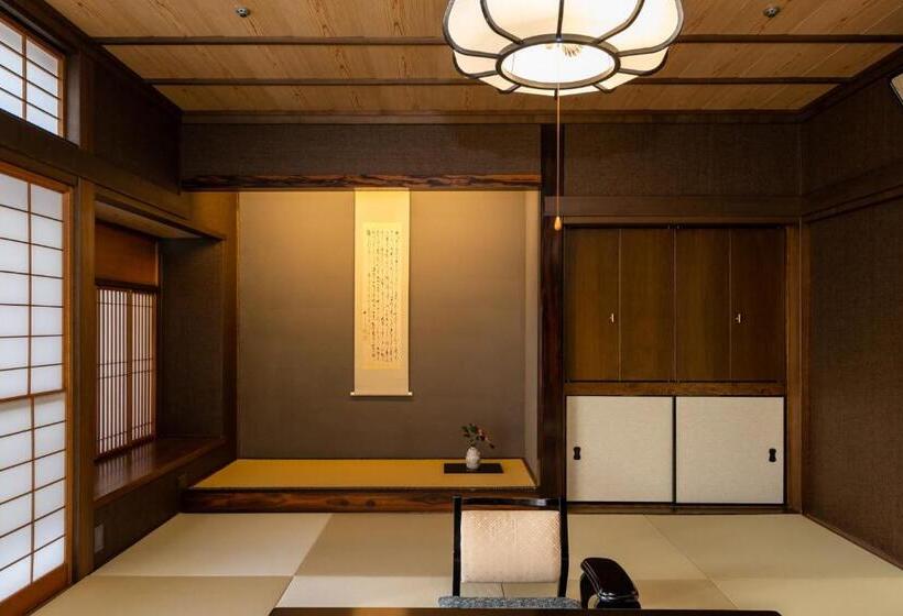 اتاق لوکس, Hagi No Yado Tomoe