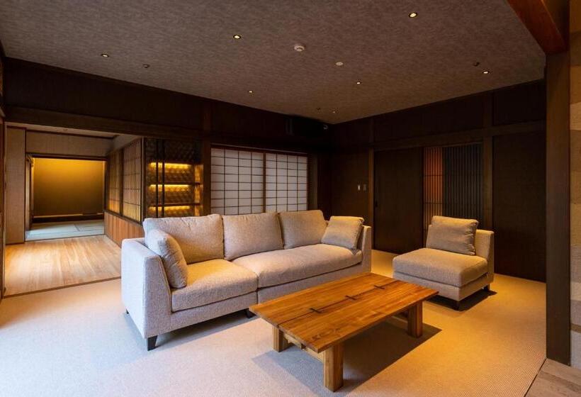 سوییت با چشم‌انداز باغ, Hagi No Yado Tomoe