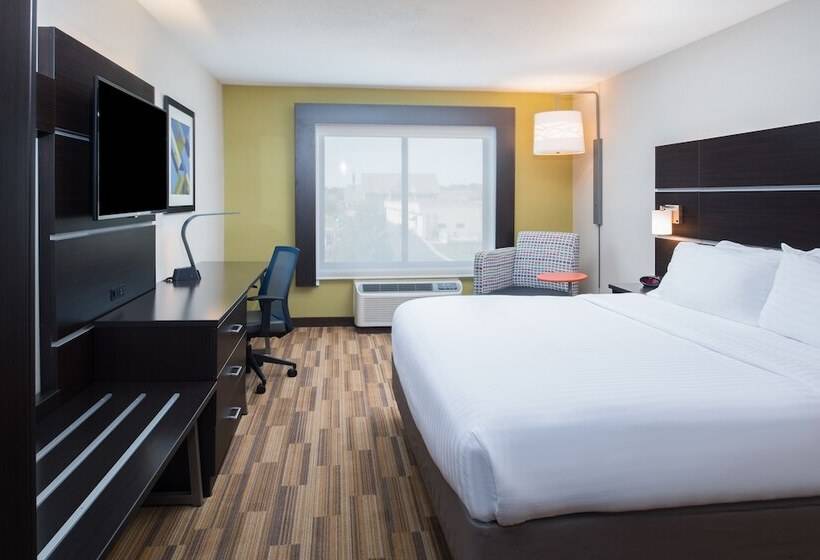 Suite Adapted for people with reduced mobility, Holiday Inn Express  & Suites Bismarck