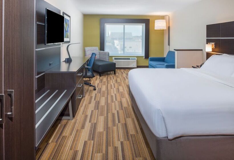 Suite Adapted for people with reduced mobility, Holiday Inn Express  & Suites Bismarck