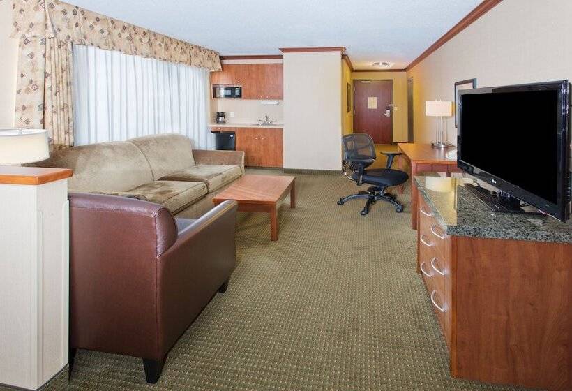 Suite with Balcony, Holiday Inn Express  & Suites Portlandnorthwest Downtown