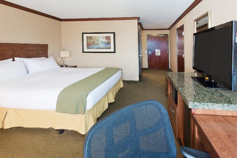 اتاق استاندارد با تخت بزرگ, Holiday Inn Express Hotel & Suites Portland Northwest Downtown, An Ihg