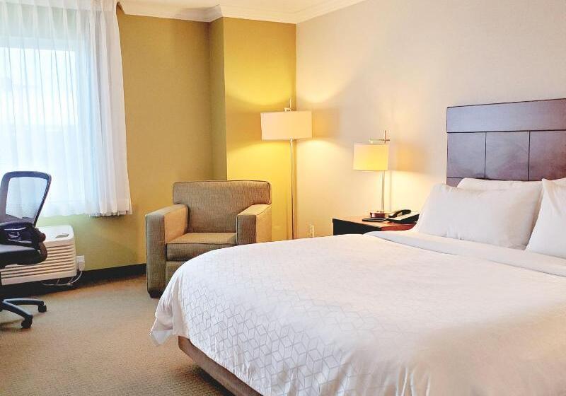 اتاق استاندارد با تخت بزرگ, Holiday Inn Express Hotel & Suites Portland Northwest Downtown, An Ihg