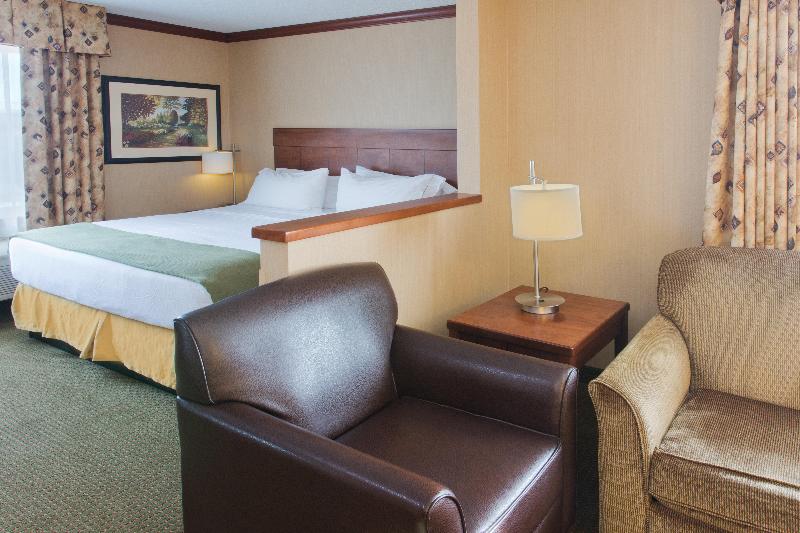 سوئیت با تخت بزرگ, Holiday Inn Express Hotel & Suites Portland Northwest Downtown, An Ihg