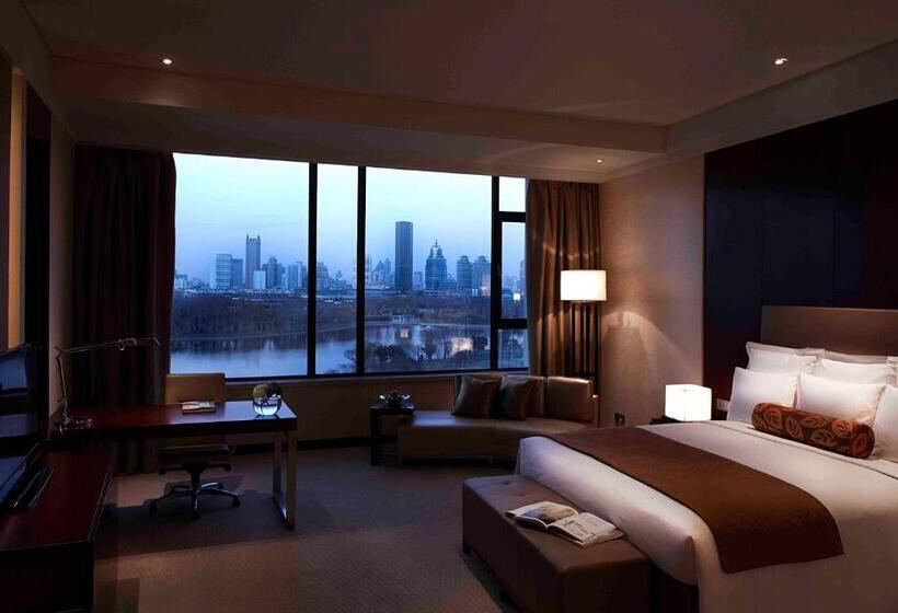 Deluxe Kamer met Kingsize Bed, Renaissance Tianjin Lakeview