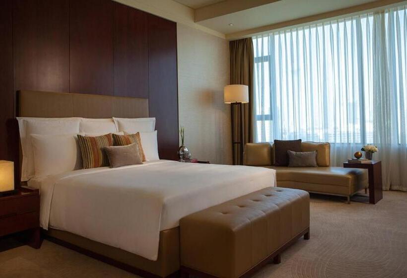 Junior Suite King Bed, Renaissance Tianjin Lakeview