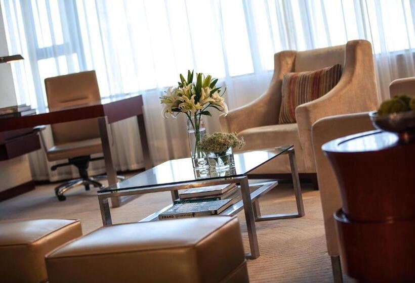 سوئیت جونیور با تخت بزرگ, Renaissance Tianjin Lakeview