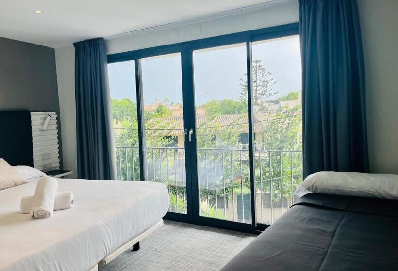 اتاق استاندارد سه نفره, Sitges