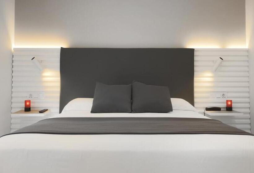 اتاق استاندارد سه نفره, Sitges