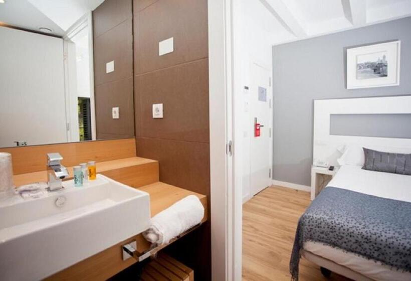 اتاق عادی یک تخته, Sitges