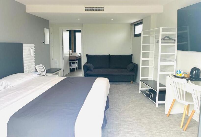 اتاق لوکس, Sitges