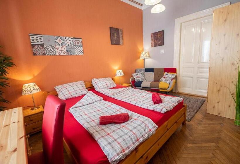 اتاق استاندارد, Pesto Hostel