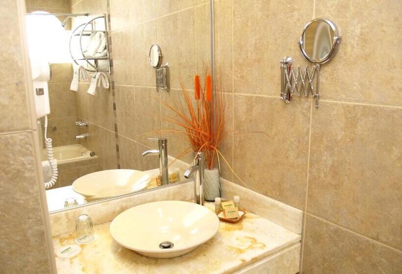جناح جونيور, Casona Plaza Hotel Arequipa