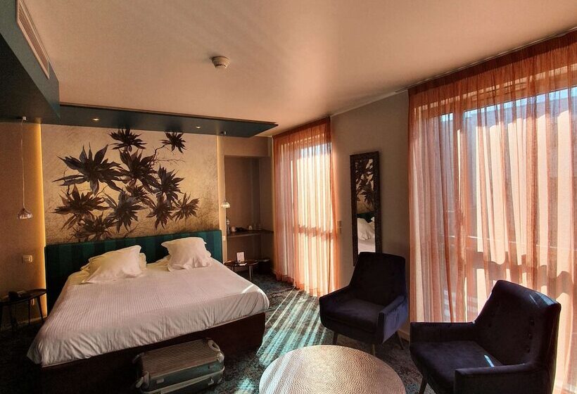 سوییت جونیور, Best Western Aquakub